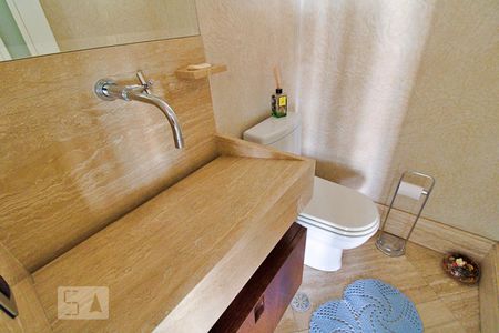 Apartamento à venda com 178m², 3 quartos e 3 vagas Apartamento à venda com 178m², 3 quartos e 3 vagasLavabo