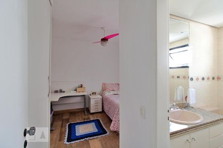 Apartamento à venda com 178m², 3 quartos e 3 vagas Apartamento à venda com 178m², 3 quartos e 3 vagasSuíte 2