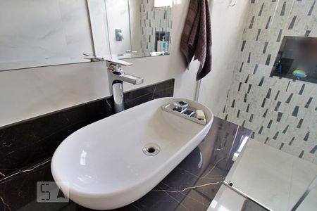 Apartamento à venda com 178m², 3 quartos e 3 vagas Apartamento à venda com 178m², 3 quartos e 3 vagasBanheiro da Suíte 1