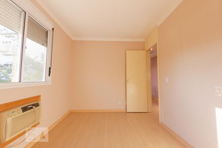 Quarto 1 de apartamento para alugar com 2 quartos, 69m² em Humaitá, Porto Alegre