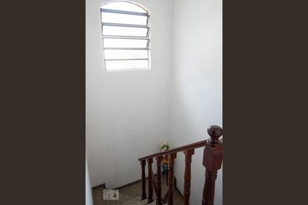 Escadas de casa à venda com 4 quartos, 150m² em Vila Santana, São Paulo