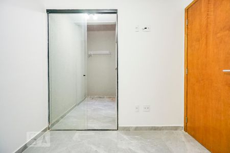 Quarto 02 de apartamento para alugar com 2 quartos, 40m² em Vila Antonina, São Paulo