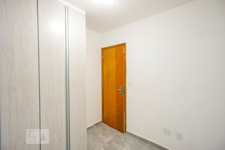 Quarto 01 de apartamento para alugar com 2 quartos, 40m² em Vila Antonina, São Paulo