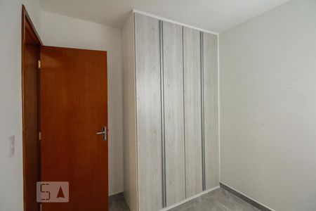 Quarto 1 de apartamento para alugar com 2 quartos, 40m² em Vila Antonina, São Paulo