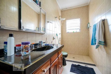 Banheiro suíte 02 de casa à venda com 2 quartos, 300m² em Vila Ivone, São Paulo