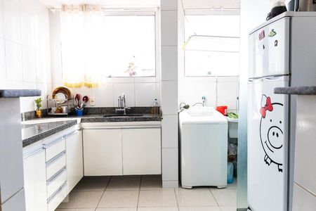 Cozinha e Área de Serviço de apartamento à venda com 2 quartos, 60m² em Paquetá, Belo Horizonte