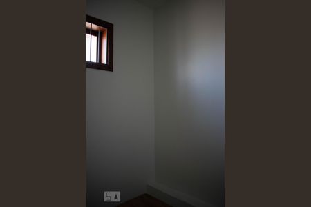 Closet de casa à venda com 4 quartos, 300m² em Partenon, Porto Alegre