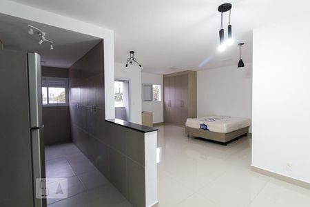 Sala e cozinha de kitnet/studio para alugar com 1 quarto, 45m² em Jardim América, Sorocaba