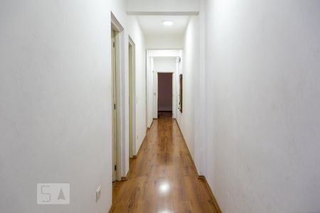 Corredor de casa à venda com 4 quartos, 250m² em Bela Vista, São Paulo