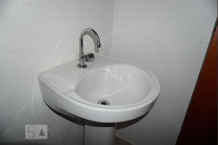Lavabo de casa de condomínio para alugar com 2 quartos, 62m² em Penha de França, São Paulo