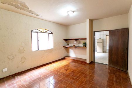 Sala de casa à venda com 6 quartos, 550m² em Ouro Preto, Belo Horizonte