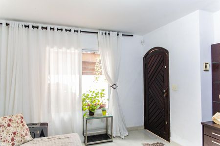 Sala de casa para alugar com 5 quartos, 204m² em Parque Jaçatuba, Santo André