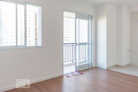 Sala de apartamento para alugar com 1 quarto, 46m² em Jardim Tupanci, Barueri