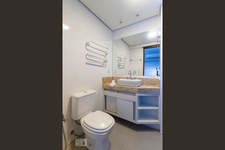 Banheiro da Suíte de apartamento à venda com 3 quartos, 140m² em Jardim Botânico, Porto Alegre