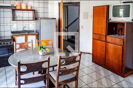 Sala / Cozinha de apartamento para alugar com 1 quarto, 40m² em Cachoeira do Bom Jesus, Florianópolis