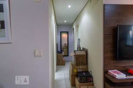 Corredor de apartamento à venda com 3 quartos, 82m² em Vila Ivone, São Paulo