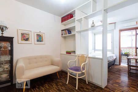 Sala de Estar de kitnet/studio à venda com 1 quarto, 45m² em Centro Histórico, Porto Alegre