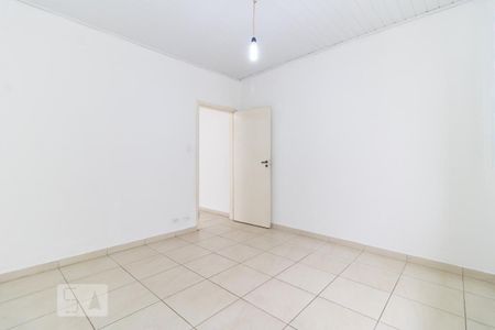 Quarto 1 de casa para alugar com 2 quartos, 90m² em Vila Firmiano Pinto, São Paulo