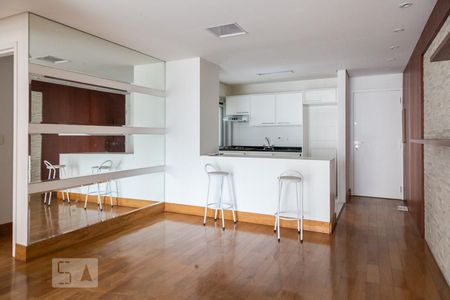 Sala de apartamento à venda com 2 quartos, 90m² em Vila Olímpia, São Paulo