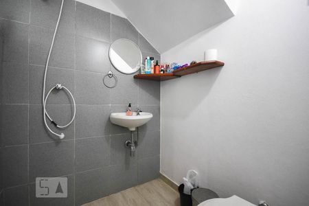 Banheiro de casa para alugar com 2 quartos, 250m² em Parque Monte Alegre, Taboão da Serra