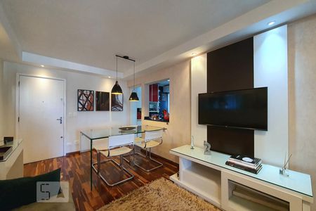 Sala de apartamento para alugar com 3 quartos, 70m² em Vila Brasílio Machado, São Paulo