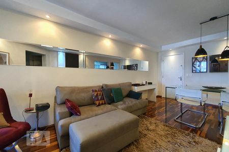 Sala de apartamento para alugar com 3 quartos, 70m² em Vila Brasílio Machado, São Paulo