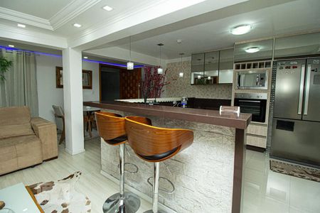 Sala e cozinha de casa à venda com 2 quartos, 560m² em Jardim Ponte Rasa, São Paulo