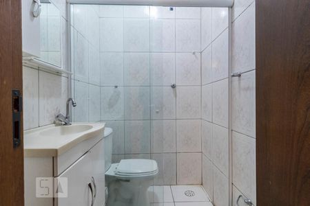 Banheiro da Suíte de casa para alugar com 2 quartos, 60m² em Vila Fachini, São Paulo