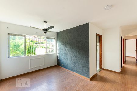 Sala de apartamento para alugar com 2 quartos, 71m² em Santa Rosa, Niterói