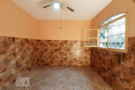 Sala de casa para alugar com 2 quartos, 30m² em Quintino Bocaiúva, Rio de Janeiro