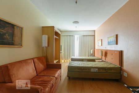 Apartamento à venda com 31m², 1 quarto e sem vagaSala/Quarto