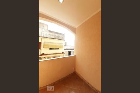 Casa de condomínio à venda com 448m², 6 quartos e 2 vagas Casa de condomínio à venda com 448m², 6 quartos e 2 vagasVaranda da suíte