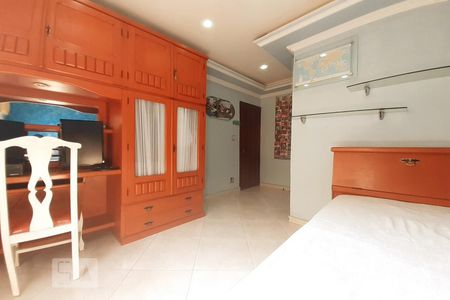 Casa de condomínio à venda com 448m², 6 quartos e 2 vagas Casa de condomínio à venda com 448m², 6 quartos e 2 vagasQuarto 4 - Suíte