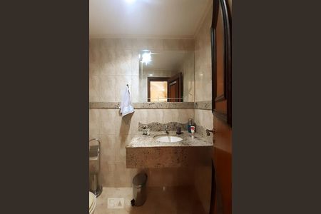 Casa de condomínio à venda com 448m², 6 quartos e 2 vagas Casa de condomínio à venda com 448m², 6 quartos e 2 vagasLavabo 1