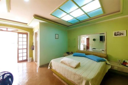 Casa de condomínio à venda com 448m², 6 quartos e 2 vagas Casa de condomínio à venda com 448m², 6 quartos e 2 vagasQuarto 5 - Suíte