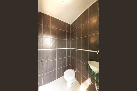 Casa de condomínio à venda com 448m², 6 quartos e 2 vagas Casa de condomínio à venda com 448m², 6 quartos e 2 vagasLavabo 2