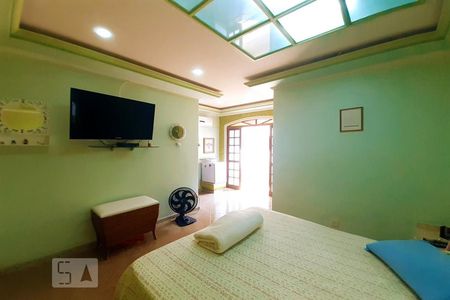 Casa de condomínio à venda com 448m², 6 quartos e 2 vagas Casa de condomínio à venda com 448m², 6 quartos e 2 vagasQuarto 5 - Suíte