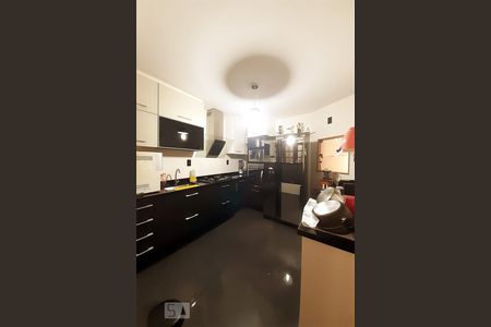 Casa de condomínio à venda com 448m², 6 quartos e 2 vagas Casa de condomínio à venda com 448m², 6 quartos e 2 vagasCozinha