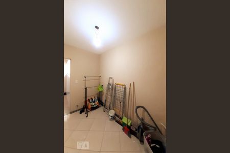 Casa de condomínio à venda com 448m², 6 quartos e 2 vagas Casa de condomínio à venda com 448m², 6 quartos e 2 vagasQuarto de Serviço