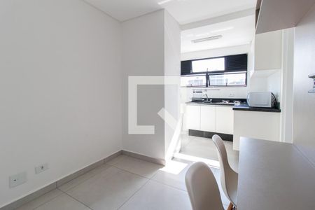 Sala/Cozinha de apartamento para alugar com 1 quarto, 30m² em Mercês, Curitiba