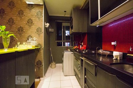 Cozinha de apartamento à venda com 2 quartos, 49m² em Mário Quintana, Porto Alegre