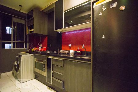 Cozinha de apartamento à venda com 2 quartos, 49m² em Mário Quintana, Porto Alegre