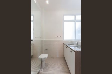 Banheiro Suite de apartamento à venda com 1 quarto, 90m² em Vila Nova Conceição, São Paulo