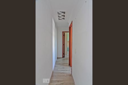 Corredor de apartamento para alugar com 2 quartos, 50m² em Vila Cruz das Almas, São Paulo