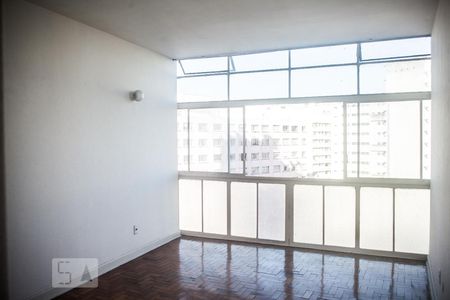 Sala/Quarto de kitnet/studio para alugar com 1 quarto, 24m² em Centro Histórico de São Paulo, São Paulo