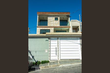 Fachada de casa à venda com 4 quartos, 240m² em Jardim Maringá, São Paulo