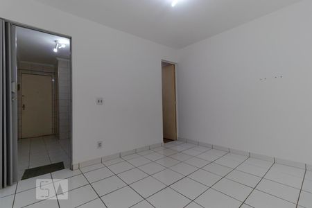 Sala de kitnet/studio para alugar com 1 quarto, 51m² em Bosque, Campinas