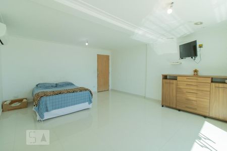 Suíte de casa à venda com 3 quartos, 400m² em Vila Medeiros, São Paulo