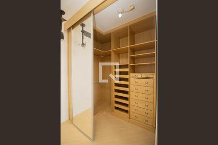 Closet do quarto de casa para alugar com 3 quartos, 250m² em Itaberaba, São Paulo