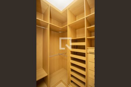 Closet do quarto de casa para alugar com 3 quartos, 250m² em Itaberaba, São Paulo